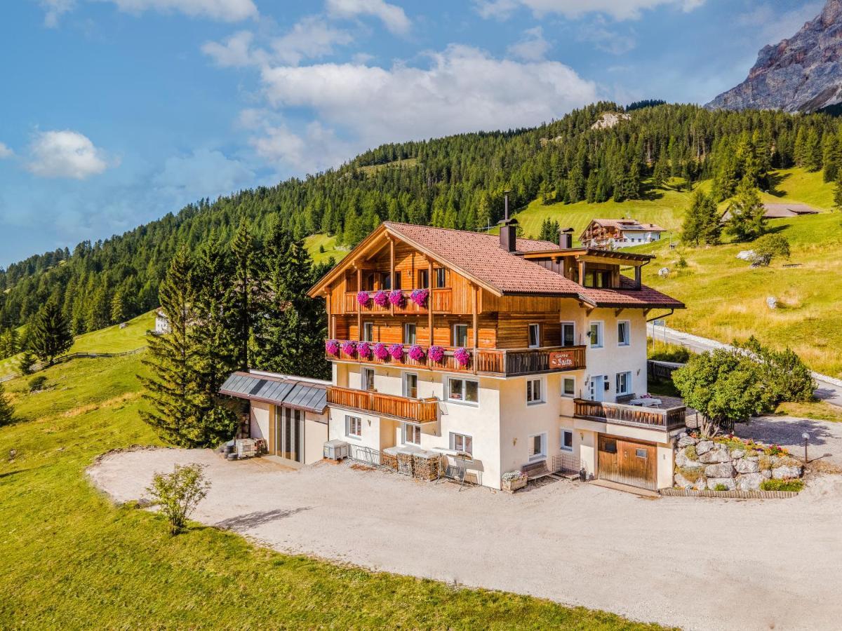 Garni Baita San Cassiano  Exteriör bild