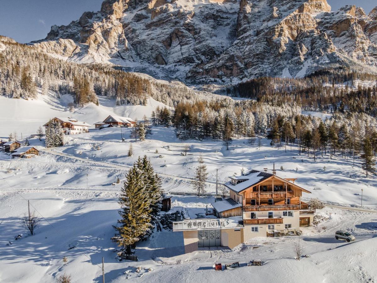 Garni Baita San Cassiano  Exteriör bild