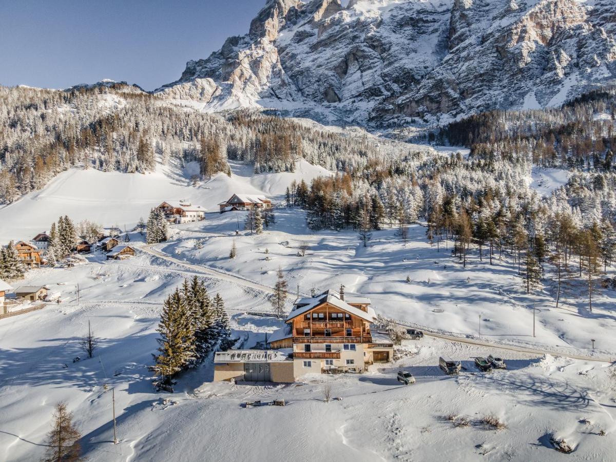 Garni Baita San Cassiano  Exteriör bild