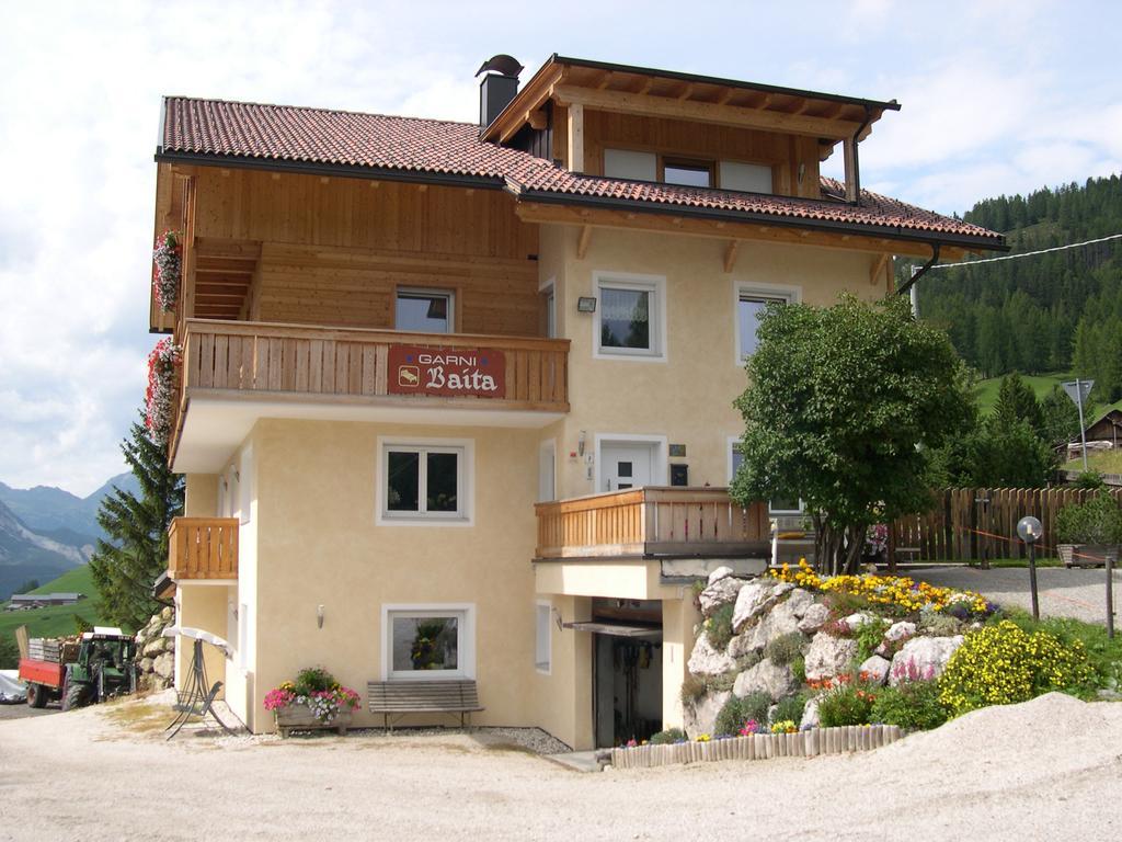Garni Baita San Cassiano  Exteriör bild